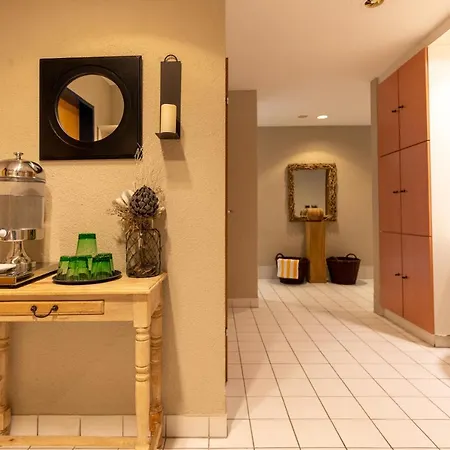 Tia Monte Hotel 4*